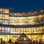 ホテル アマデオ シャッフェンラス 4*