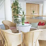 アマデオ シャッフェンラス 4*