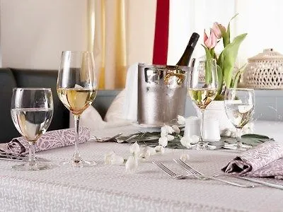 Hotell Amadeo Schaffenrath 4*