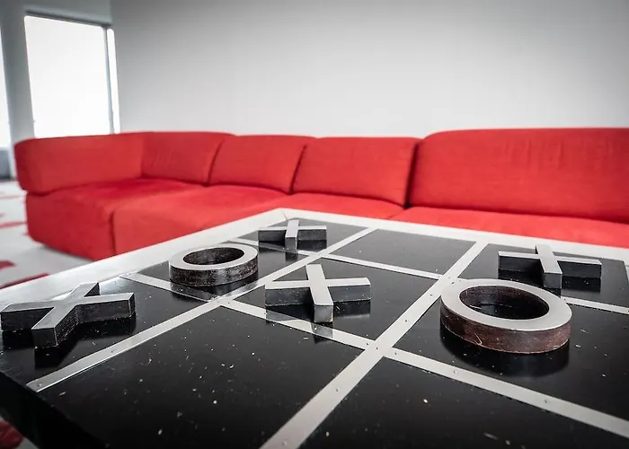 ホテル アマデオ シャッフェンラス 4*