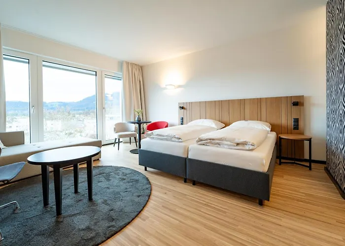 アマデオ シャッフェンラス 4*