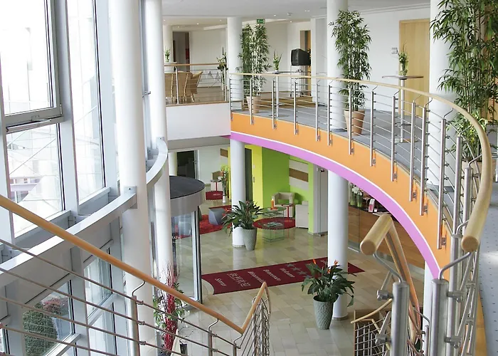 ホテル アマデオ シャッフェンラス 4*