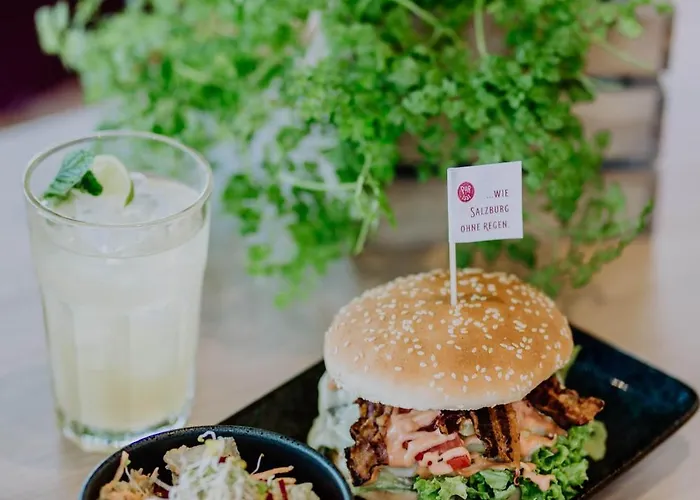 ホテル アマデオ シャッフェンラス 4*