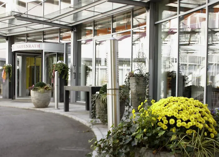 アマデオ シャッフェンラス ホテル 4*