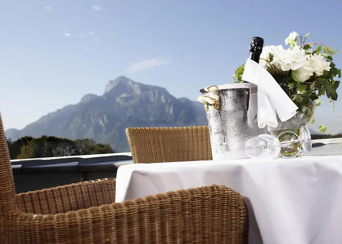 アマデオ シャッフェンラス ホテル 4*